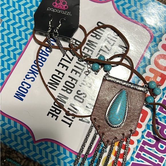 Necklaces - Picture 3 of 6